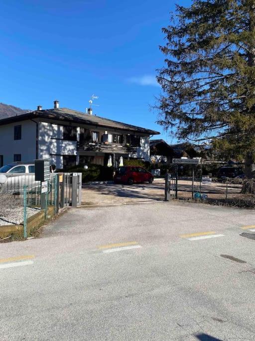 Fronte LagoResidencegarden, Moderno Appartamento Calceranica al Lago Exterior photo